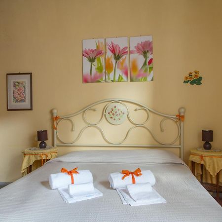 Antica Casa Dei Rassicurati Bed & Breakfast Montecarlo Dış mekan fotoğraf