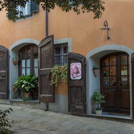 Antica Casa Dei Rassicurati Bed & Breakfast Montecarlo Dış mekan fotoğraf