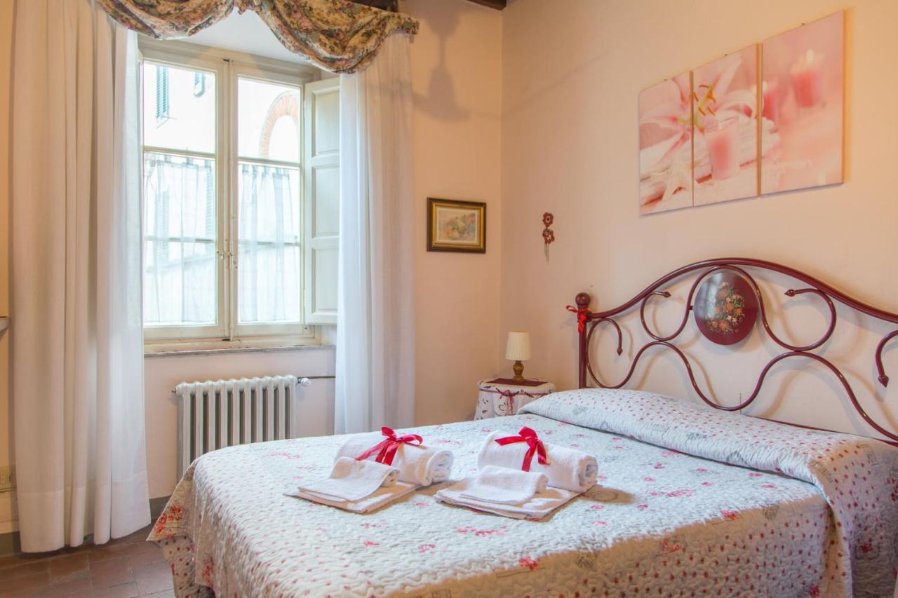 Antica Casa Dei Rassicurati Bed & Breakfast Montecarlo Dış mekan fotoğraf