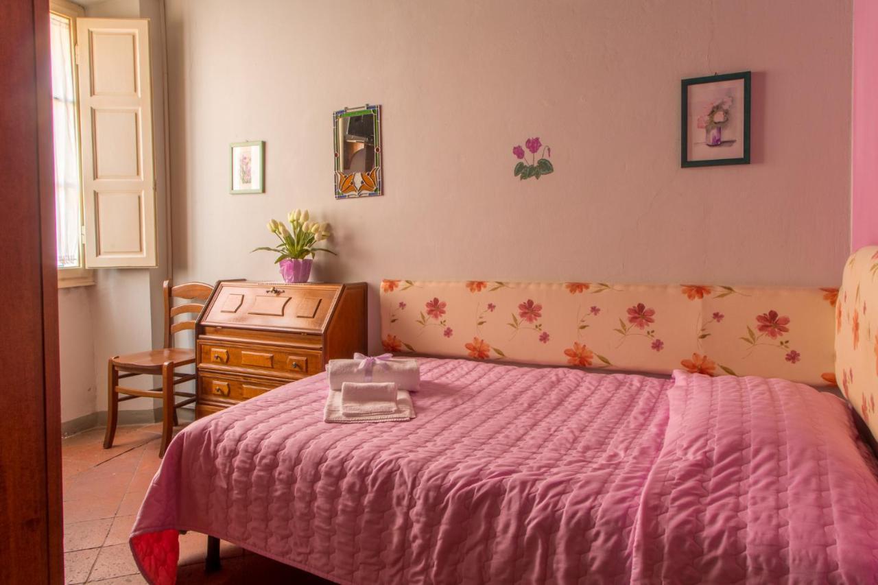 Antica Casa Dei Rassicurati Bed & Breakfast Montecarlo Dış mekan fotoğraf