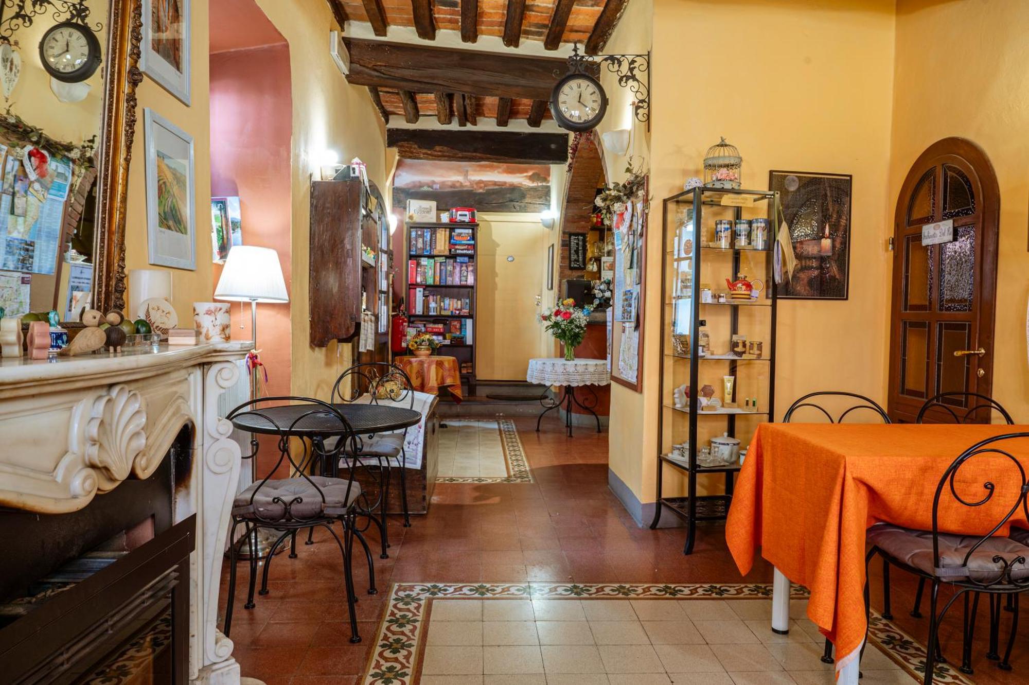 Antica Casa Dei Rassicurati Bed & Breakfast Montecarlo Dış mekan fotoğraf