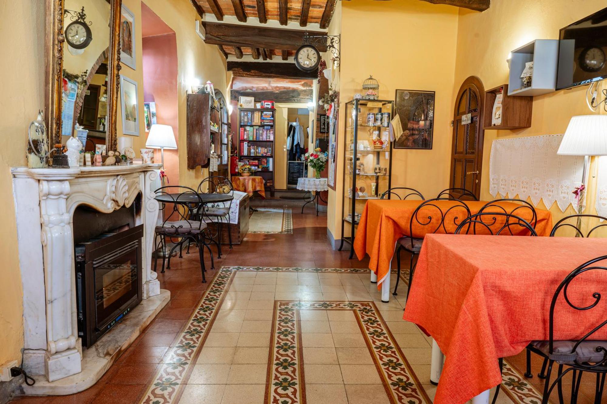 Antica Casa Dei Rassicurati Bed & Breakfast Montecarlo Dış mekan fotoğraf