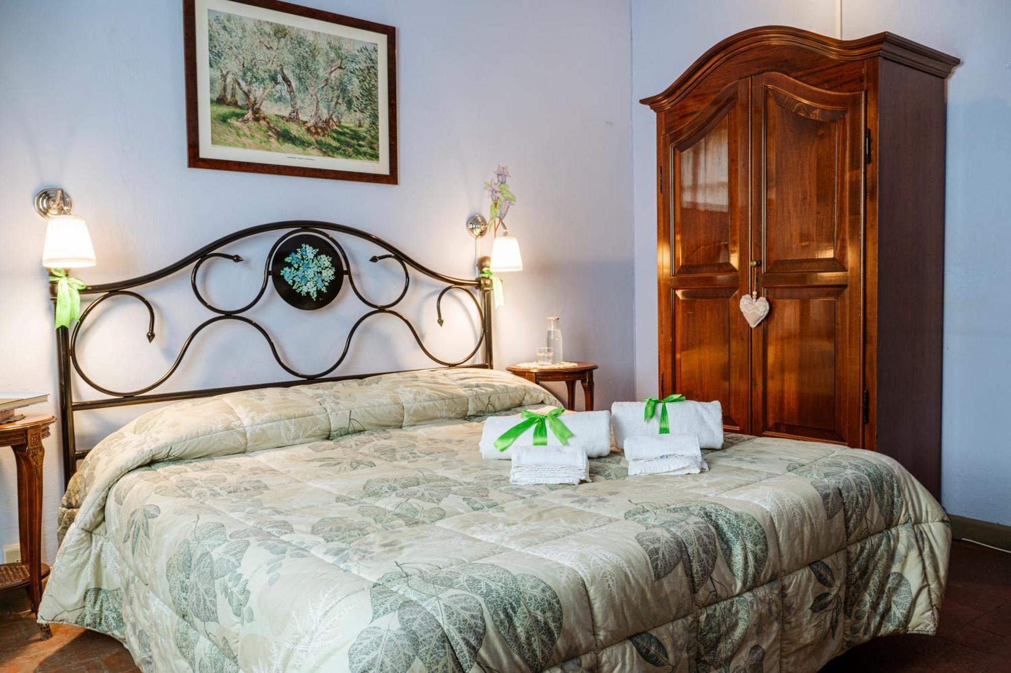Antica Casa Dei Rassicurati Bed & Breakfast Montecarlo Dış mekan fotoğraf