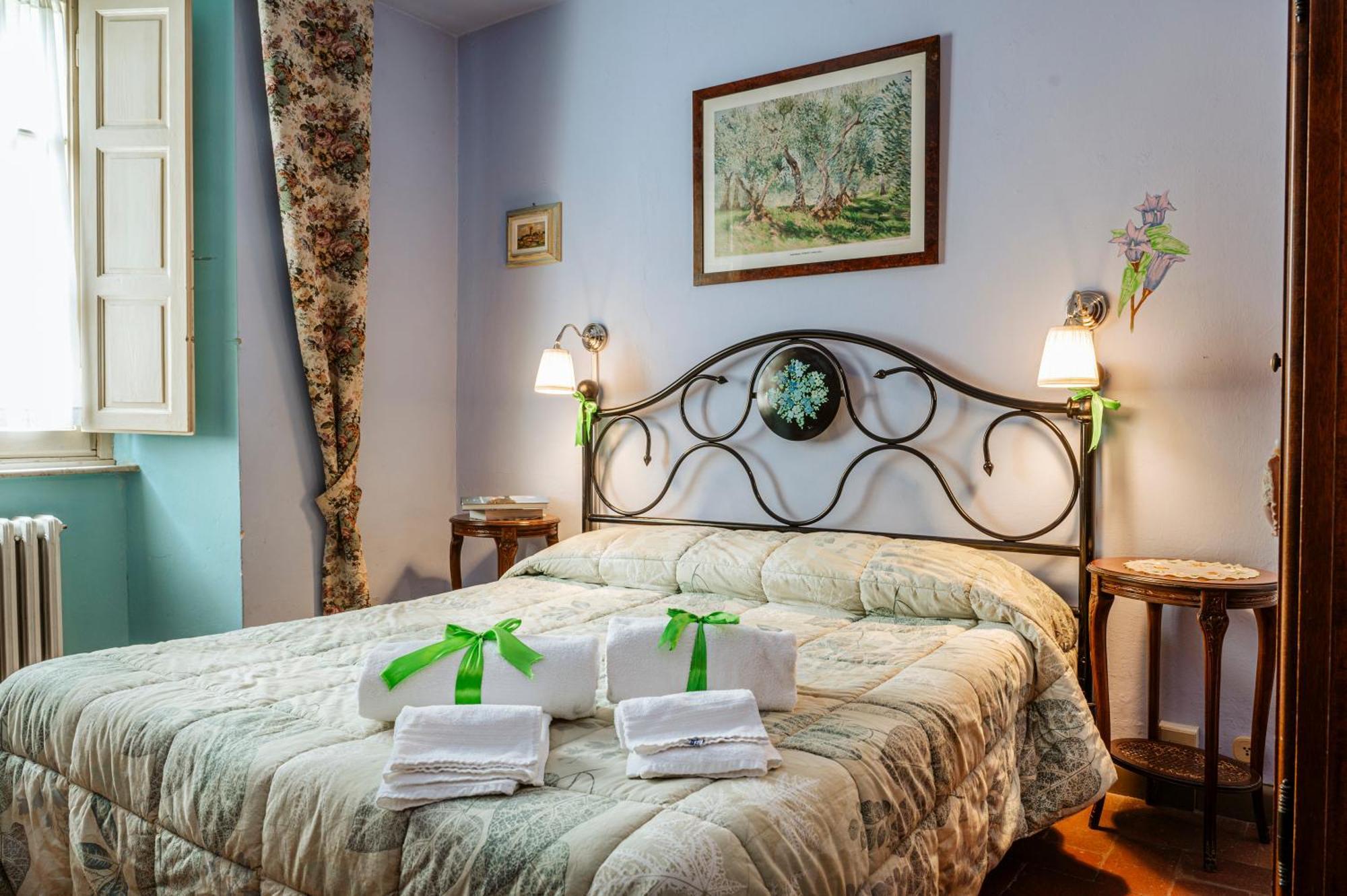Antica Casa Dei Rassicurati Bed & Breakfast Montecarlo Dış mekan fotoğraf