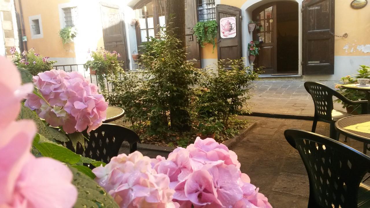 Antica Casa Dei Rassicurati Bed & Breakfast Montecarlo Dış mekan fotoğraf