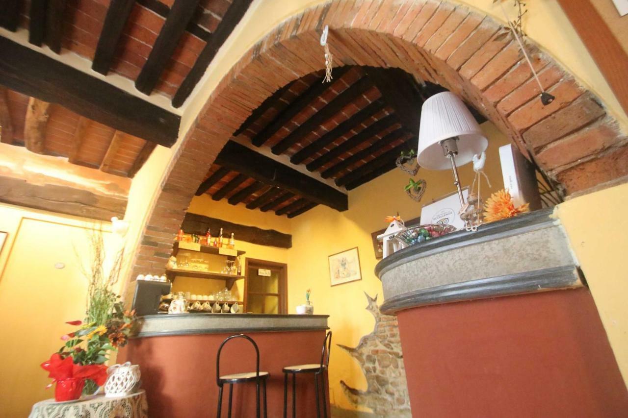 Antica Casa Dei Rassicurati Bed & Breakfast Montecarlo Dış mekan fotoğraf