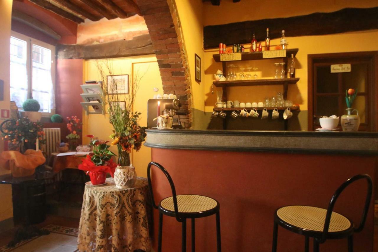 Antica Casa Dei Rassicurati Bed & Breakfast Montecarlo Dış mekan fotoğraf