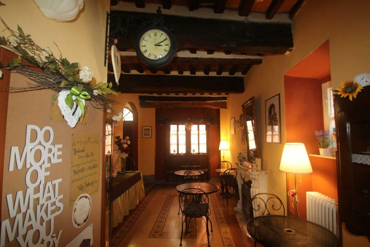 Antica Casa Dei Rassicurati Bed & Breakfast Montecarlo Dış mekan fotoğraf