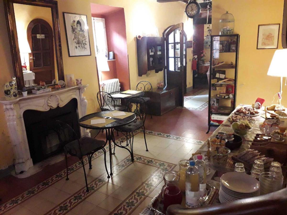 Antica Casa Dei Rassicurati Bed & Breakfast Montecarlo Dış mekan fotoğraf